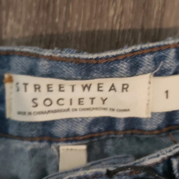 Streetwear Society Embroidered Jogger Mom High Rise Jeans, Size 1 - Picture 4 of 9